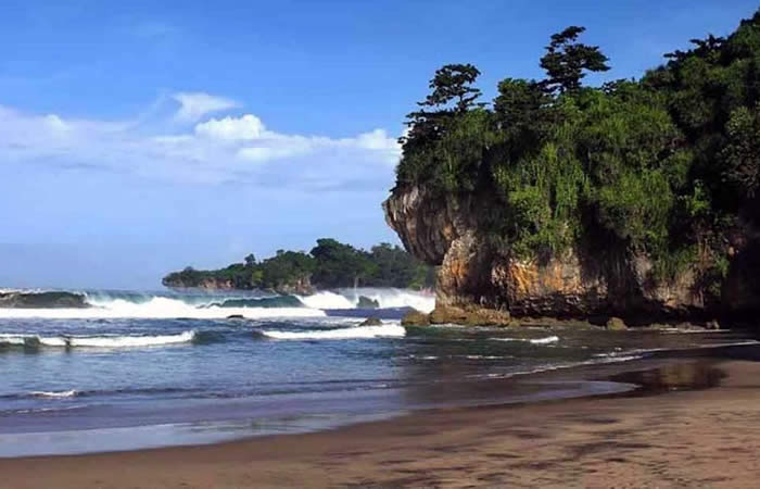 We provide Ngurah Rai International Airport, Denpasar (DPS), Bali pick-up and drop-off services to Lebak, Banten, along with reliable inter-hotel transfer to all destinations in Bali, East Java, Central Java, Yogyakarta, West Java, Jakarta, Banten, private car and van rental with driver in a range of well-maintained, air-conditioned vehicles, including Toyota Avanza 5-seater car, Toyota Innova 6-seater car, and Toyota Hiace 14-seater van to suit your travel needs.