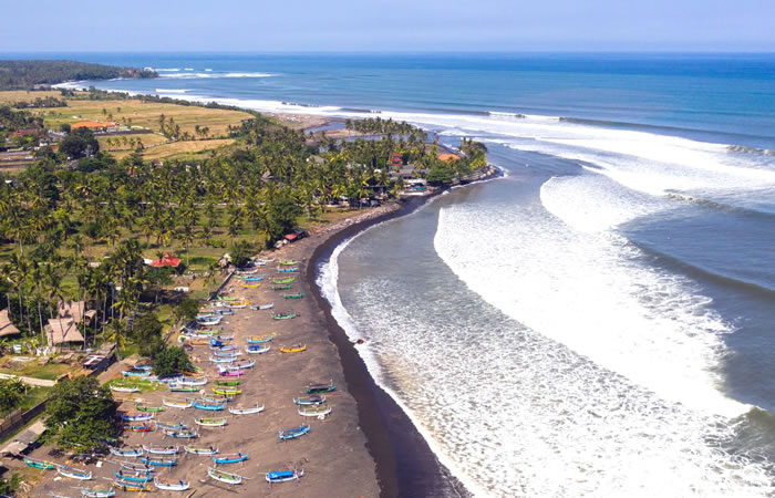 We provide Ngurah Rai International Airport, Denpasar (DPS) pick-up and drop-off services to Medewi, along with reliable inter-hotel transfers to all destinations in Bali, East Java, Central Java, Yogyakarta, West Java, Jakarta, Banten, private car and van rental with driver in a range of well-maintained, air-conditioned vehicles, including Toyota Avanza 5-seater car, Toyota Innova 6-seater car, and Toyota Hiace 14-seater van to suit your travel needs.