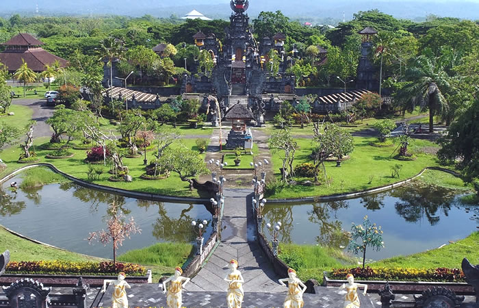 We provide Ngurah Rai International Airport, Denpasar (DPS) pick-up and drop-off services to Negara, along with reliable inter-hotel transfers to all destinations in Bali, East Java, Central Java, Yogyakarta, West Java, Jakarta, Banten, private car and van rental with driver in a range of well-maintained, air-conditioned vehicles, including Toyota Avanza 5-seater car, Toyota Innova 6-seater car, and Toyota Hiace 14-seater van to suit your travel needs.