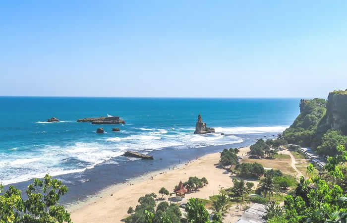 We provide Ngurah Rai International Airport, Denpasar (DPS), Bali pick-up and drop-off services to Pacitan, East Java, along with reliable inter-hotel transfer to all destinations in Bali, East Java, Central Java, Yogyakarta, West Java, Jakarta, Banten, private car and van rental with driver in a range of well-maintained, air-conditioned vehicles, including Toyota Avanza 5-seater car, Toyota Innova 6-seater car, and Toyota Hiace 14-seater van to suit your travel needs.