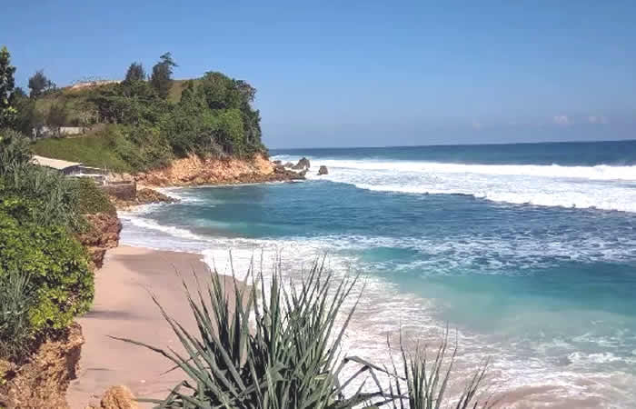 We provide Ngurah Rai International Airport, Denpasar (DPS), Bali pick-up and drop-off services to Tulungagung, East Java, along with reliable inter-hotel transfer to all destinations in Bali, East Java, Central Java, Yogyakarta, West Java, Jakarta, Banten, private car and van rental with driver in a range of well-maintained, air-conditioned vehicles, including Toyota Avanza 5-seater car, Toyota Innova 6-seater car, and Toyota Hiace 14-seater van to suit your travel needs.